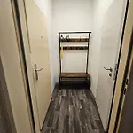 Mit Super Anbindung Fuer 1-2 Personen Appartamento *