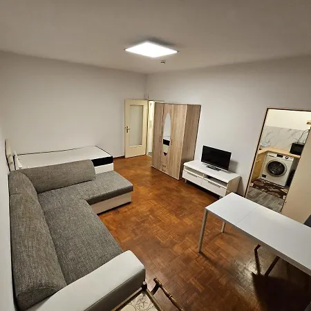 Apartment Mit Super Anbindung Fuer 1-2 Personen *
