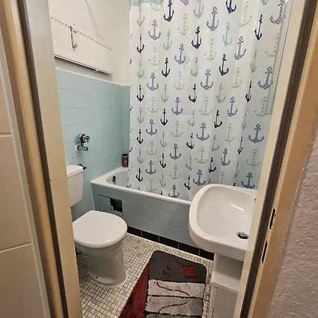 Mit Super Anbindung Fuer 1-2 Personen Apartment *