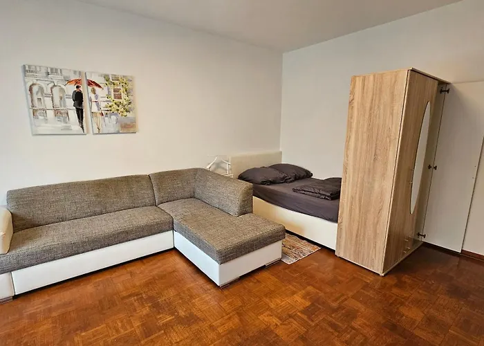 Mit Super Anbindung Fuer 1-2 Personen